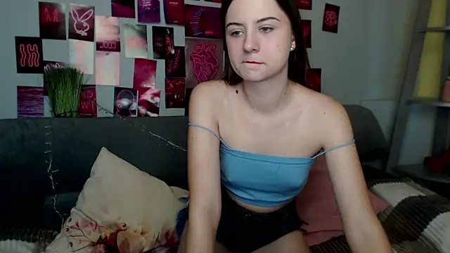 Snapshot of MilanaRoza chatting on 10.03.25 MilanaRoza online show from 10.03.25