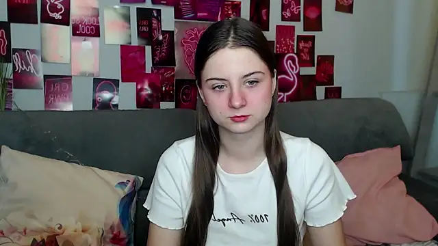 Snapshot of MilanaRoza chatting on 10.26.25 MilanaRoza online show from 10.26.25