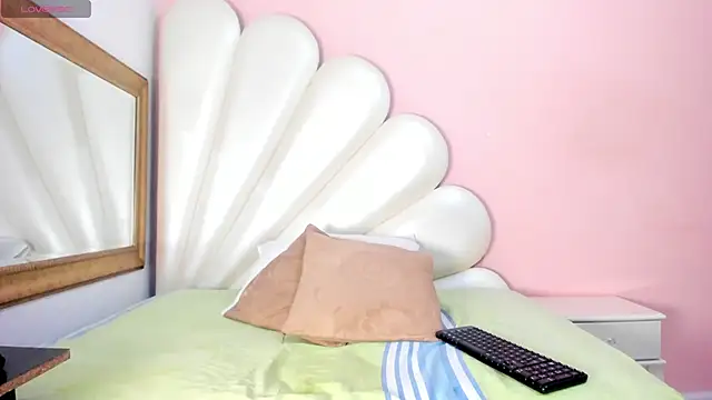 Ally Parkeer  online show from 02.27.25