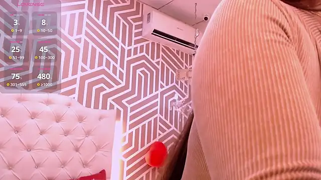 Snapshot of SashaDurante chatting on 02.24.26 SashaDurante online show from 02.24.26