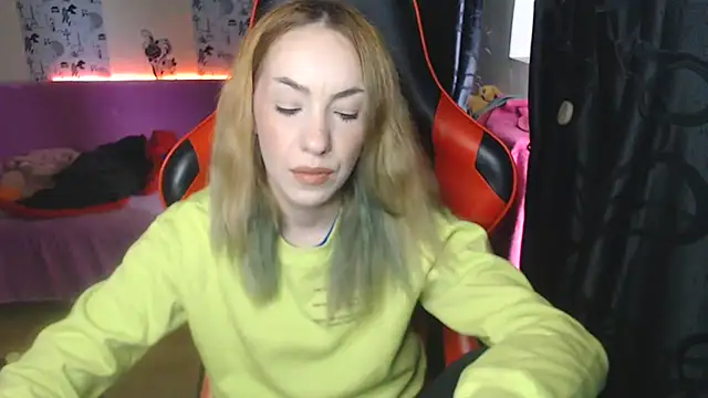 LetsGetMessyBBy online show from 12.02.24