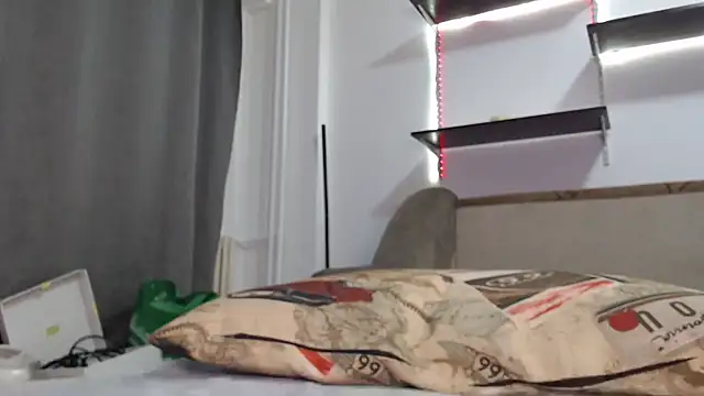 LetsGetMessyBBy online show from 02.15.25