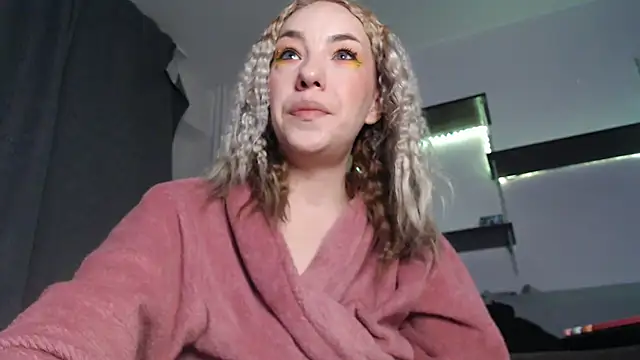 LetsGetMessyBBy online show from 02.28.25