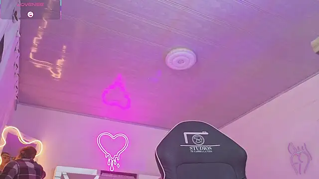 Laylafoxy tay online show from 11.17.25