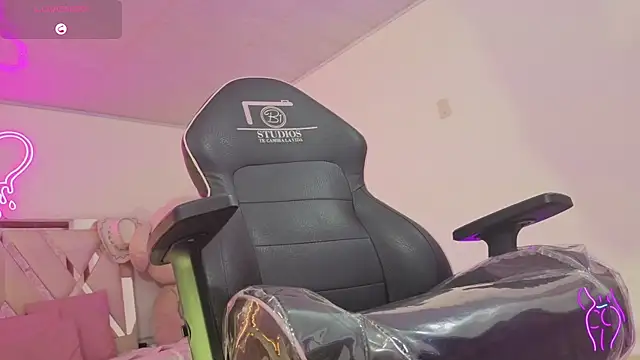 Laylafoxy tay online show from 11.27.25