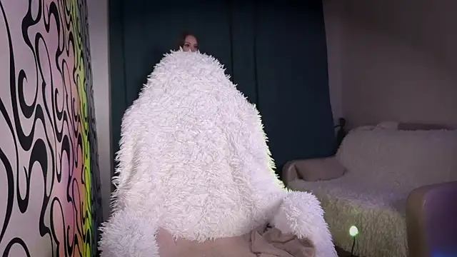 Snapshot of VanessaWayne chatting on 10.28.25 VanessaWayne online show from 10.28.25