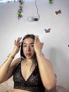 Im Valen Cute online show from 12.22.24