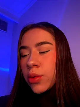 Im Valen Cute online show from 10.25.25