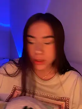 Im Valen Cute online show from 10.28.25