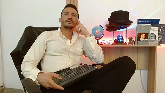 Reiko 85  online show from 11.13.25