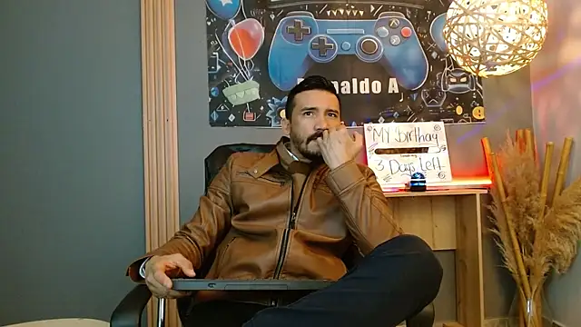 Reiko 85  online show from 04.15.26