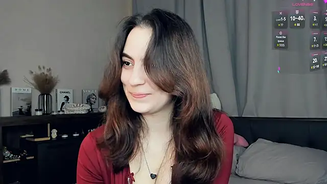 Snapshot of DracosMoon chatting on 10.14.25 DracosMoon online show from 10.14.25