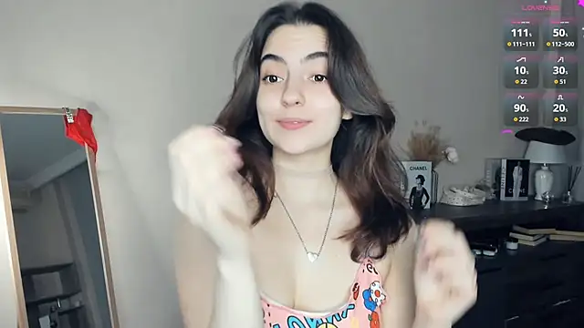 Snapshot of DracosMoon chatting on 10.21.25 DracosMoon online show from 10.21.25