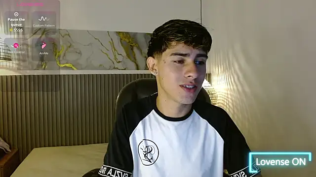 Dyla n18 online show from 10.28.25