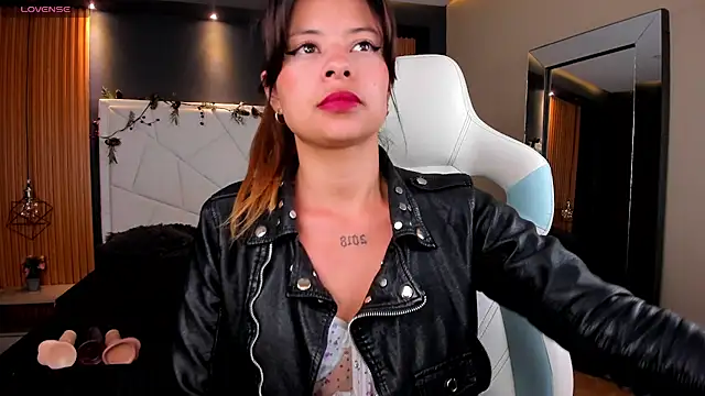 Antonella Torres2 online show from 02.17.25