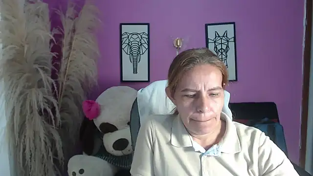 Snapshot of Milf_karlye chatting on 09.30.25 Milf karlye online show from 09.30.25