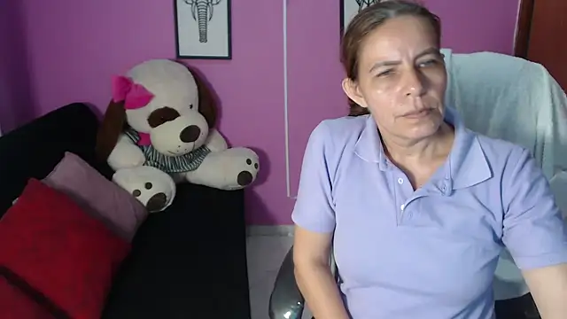 Snapshot of Milf_karlye chatting on 10.18.25 Milf karlye online show from 10.18.25