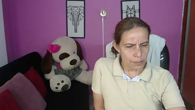 Snapshot of Milf_karlye chatting on 10.22.25 Milf karlye online show from 10.22.25