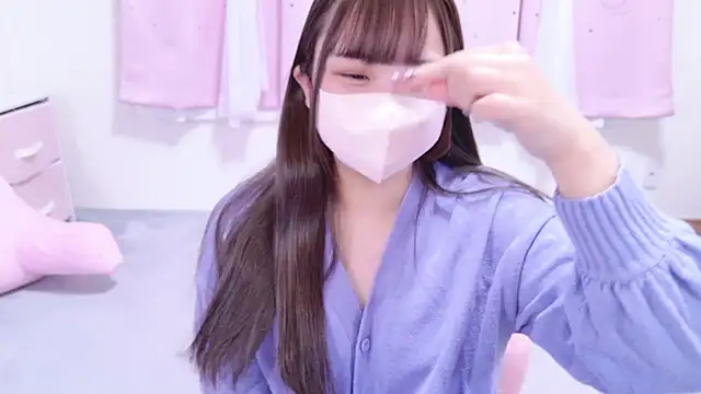 Snapshot of MAIKA_pyon chatting on 11.06.25 MAIKA pyon online show from 11.06.25