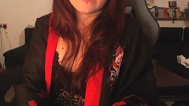 Snapshot of complicata_mente chatting on 12.22.24 complicata mente online show from 12.22.24