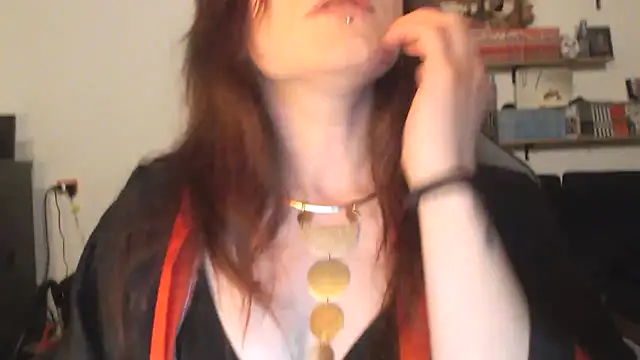 Snapshot of complicata_mente chatting on 12.22.24 complicata mente online show from 12.22.24