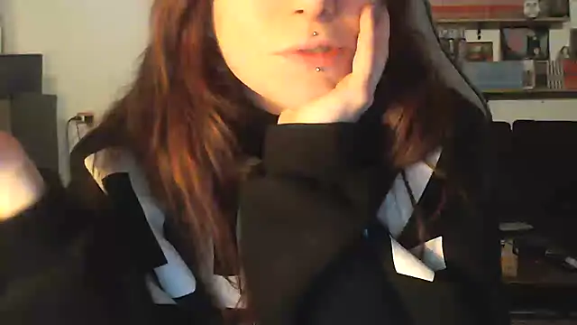 Snapshot of complicata_mente chatting on 01.31.25 complicata mente online show from 01.31.25