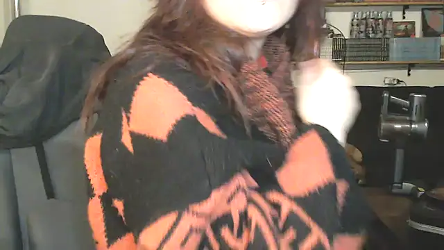 Snapshot of complicata_mente chatting on 03.05.25 complicata mente online show from 03.05.25