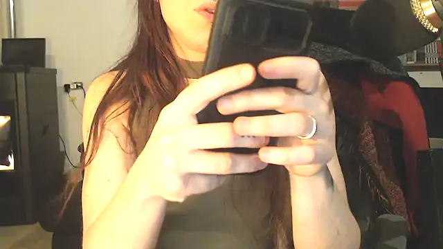 Snapshot of complicata_mente chatting on 03.19.25 complicata mente online show from 03.19.25