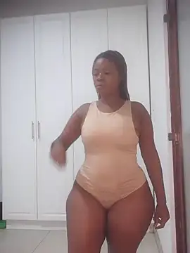 Luciouslips00 online show from 12.08.24