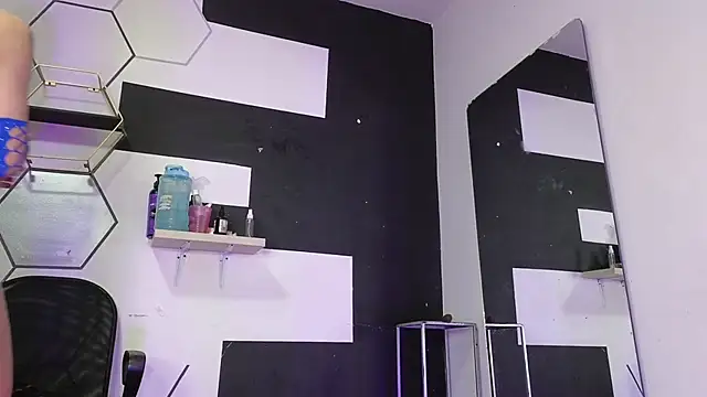 Snapshot of haileycat chatting on 10.10.25 haileycat online show from 10.10.25