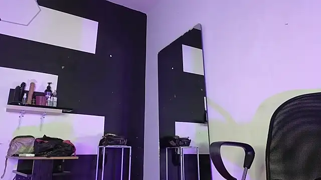 Snapshot of haileycat chatting on 10.15.25 haileycat online show from 10.15.25