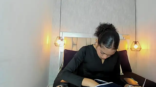 Snapshot of Alahia_Baiter chatting on 12.06.24 Alahia Baiter online show from 12.06.24