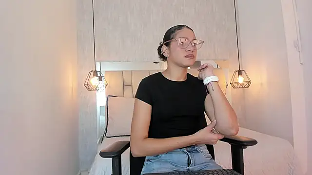 Snapshot of Alahia_Baiter chatting on 12.07.24 Alahia Baiter online show from 12.07.24