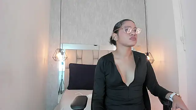 Snapshot of Alahia_Baiter chatting on 12.10.24 Alahia Baiter online show from 12.10.24