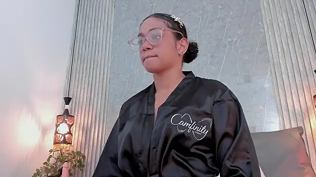 Snapshot of Alahia_Baiter chatting on 12.20.24 Alahia Baiter online show from 12.20.24