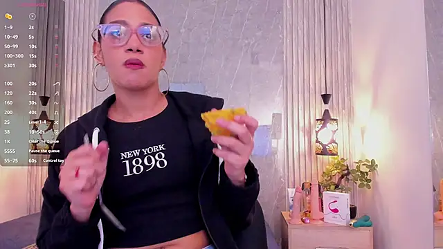 Snapshot of Alahia_Baiter chatting on 01.24.25 Alahia Baiter online show from 01.24.25