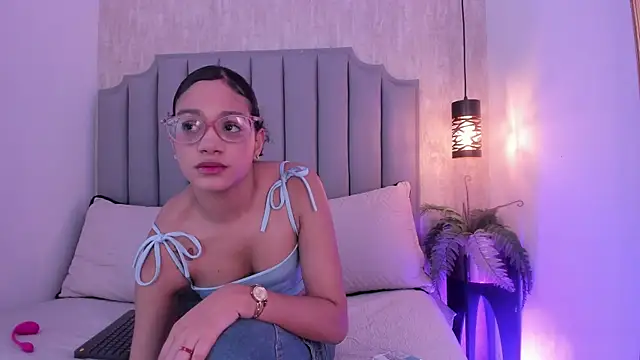 Snapshot of Alahia_Baiter chatting on 03.01.25 Alahia Baiter online show from 03.01.25