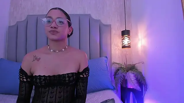 Snapshot of Alahia_Baiter chatting on 03.03.25 Alahia Baiter online show from 03.03.25