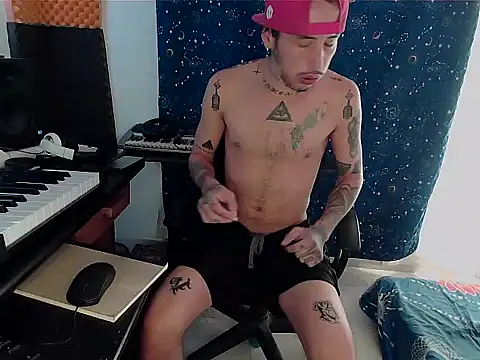 Snapshot of patrik_tattoo_ chatting on 02.01.25 patrik tattoo online show from 02.01.25