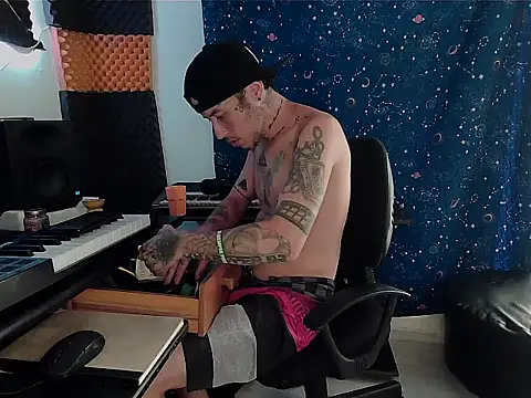 Snapshot of patrik_tattoo_ chatting on 02.23.25 patrik tattoo online show from 02.23.25