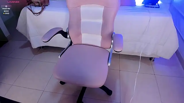 Kitty Pam online show from 10.30.25