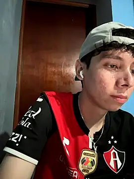 Snapshot of Omaaaaaaa00001 chatting on 10.31.25 Omaaaaaaa00001 online show from 10.31.25