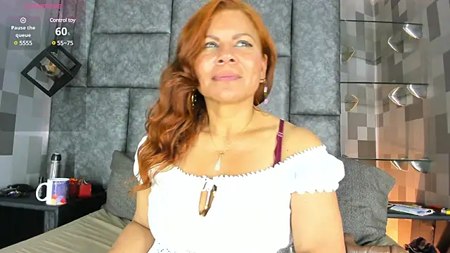 Snapshot of Corina_Taylor_ chatting on 02.11.25 Corina Taylor  online show from 02.11.25