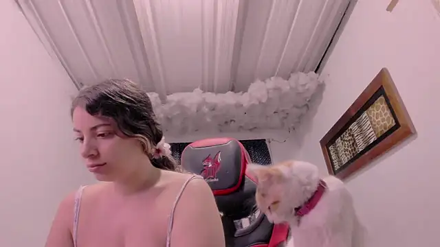 Lauu G online show from 09.29.25