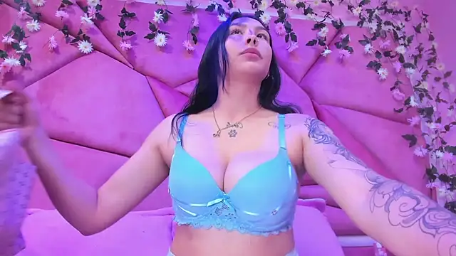 ChloeeTompson  online show from 03.11.25