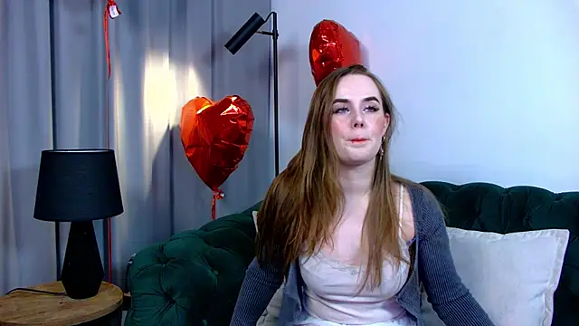 Snapshot of DanaDrake chatting on 02.19.25 DanaDrake online show from 02.19.25