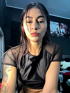 Snapshot of emilie_xx_ chatting on 11.30.25 emilie xx online show from 11.30.25