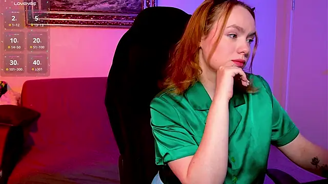 Kari Lunna online show from 12.14.24