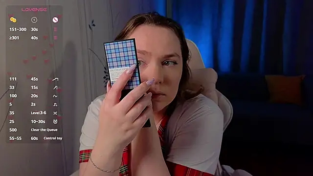 Kari Lunna online show from 10.25.25