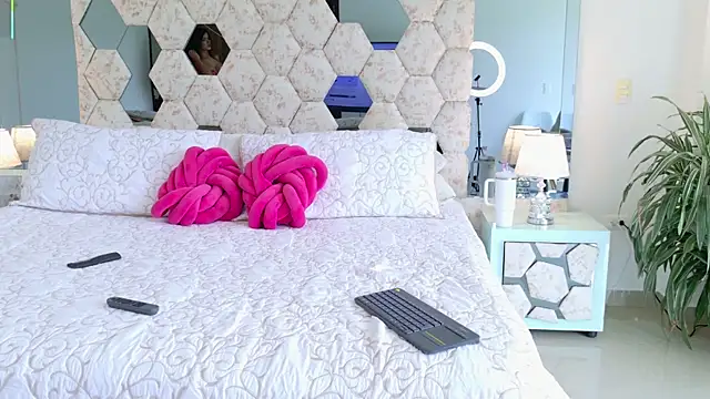 kimberly  online show from 10.04.25